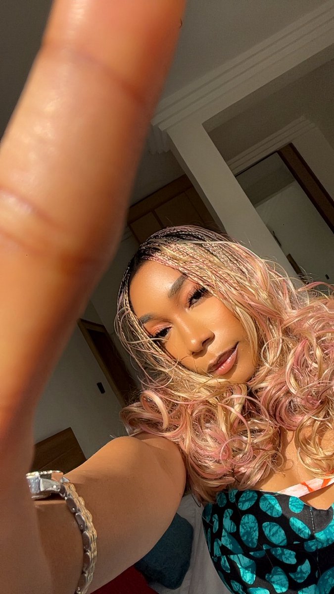 alittlebitcucu's tweet photo. A literal perfect girl. 💕 https://t.co/Rl3uGyCums