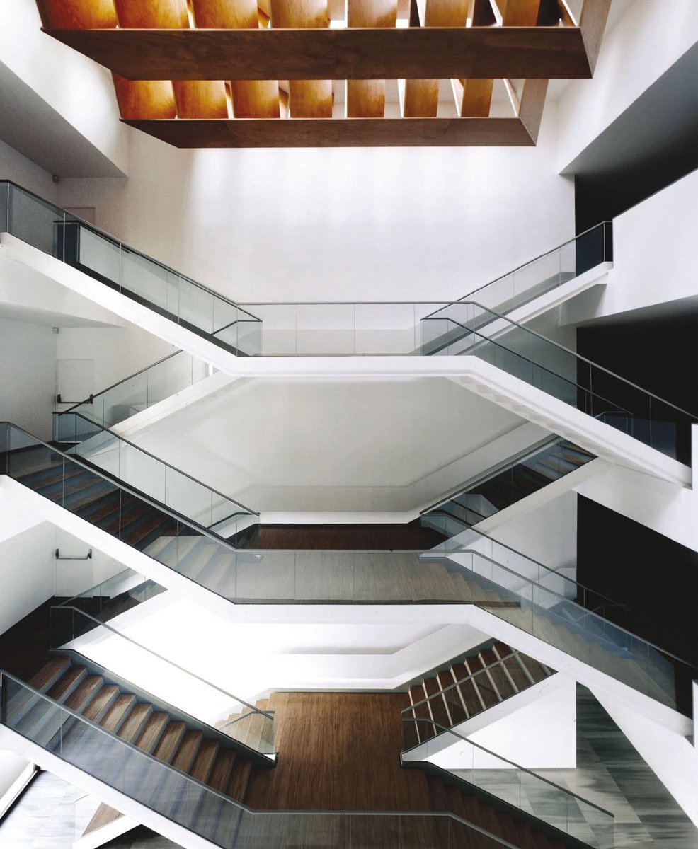 Museo Arqueológico de Almería.
Paredes Pedrosa Arquitectos, 1999-2004.

Vía: <a href="/arquitect_viva/">Arquitectura Viva</a> 
arquitecturaviva.com/obras/museo-ar…