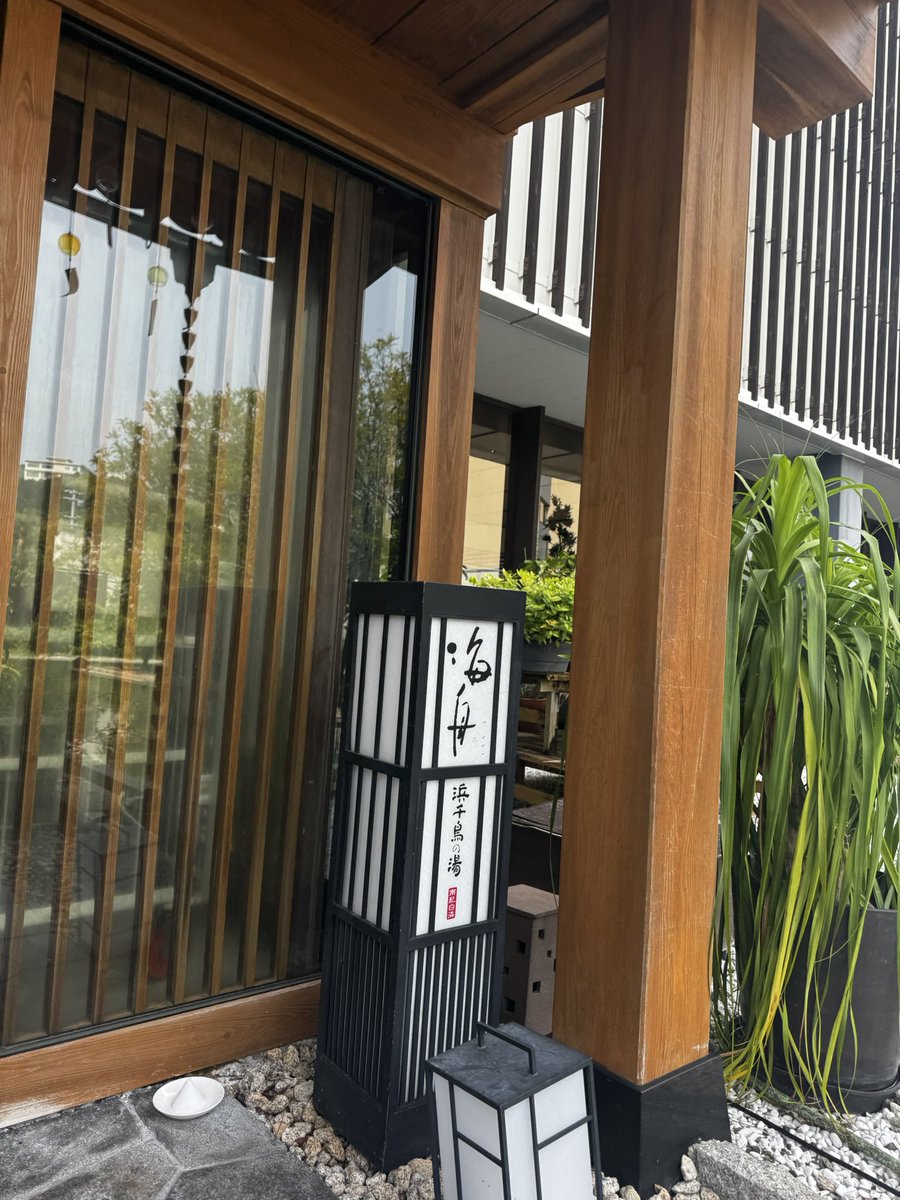 arika443's tweet photo. サービスが最悪…
懐石料理で1品忘れられたのは初めて。
後に来たお客より出てくるのも遅く、夏休みバイトさんばかりなのかと思うレベル。忘れられた1品もこちらから伝えて、デザート前に出してもらいましたが〆も来ていて既に食べる気も起きず…
ここは二度と宿泊したくありません。
#浜千鳥の湯 海舟 https://t.co/UxqaXKoxLF