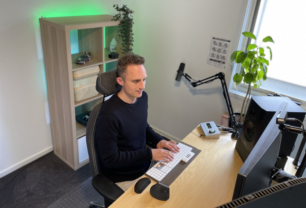 I'm a millionaire business owner who works with uber-successful high performing entrepreneurs…

And I hate to break it to you, but the cost of being underpaid and constantly not having enough money is the life you could have lived.

Here's the blueprint I built that actually