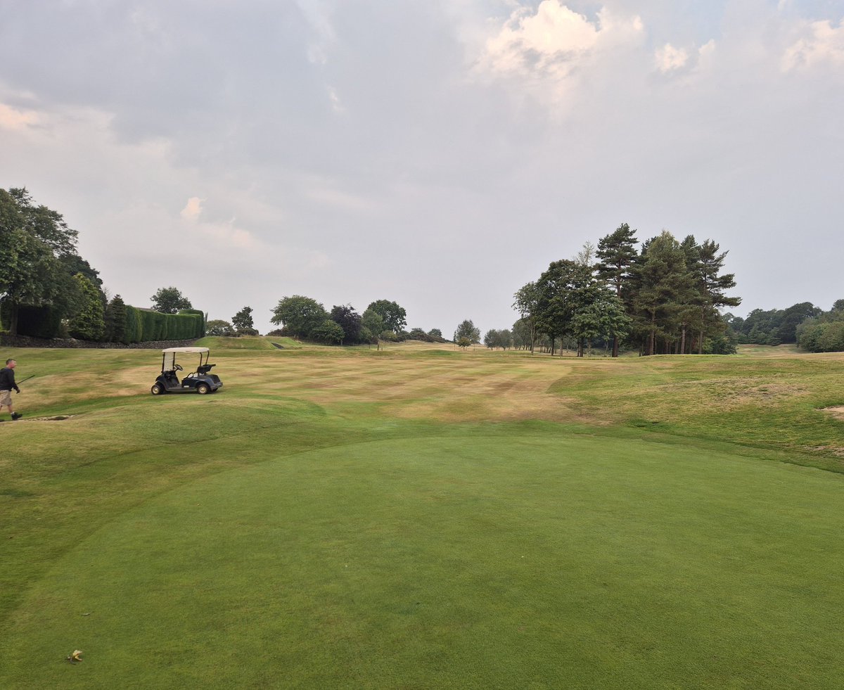And the dry weather continues........🌞⛳️
irrigation system is working well on Greens, Tees &amp; Aprons 👌 💧⛳️