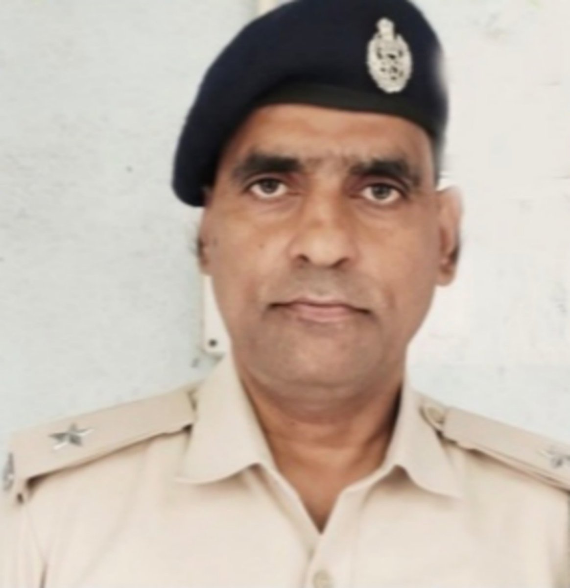 ahirsofbihar's tweet image. बिहार पुलिस के सब इंस्पेक्टर तारबाबू यादव जी को स्वतंत्रता दिवस के अवसर पर 'पुलिस वीरता पदक' से सम्मानित किया गया है।

#PMG #BiharPolice