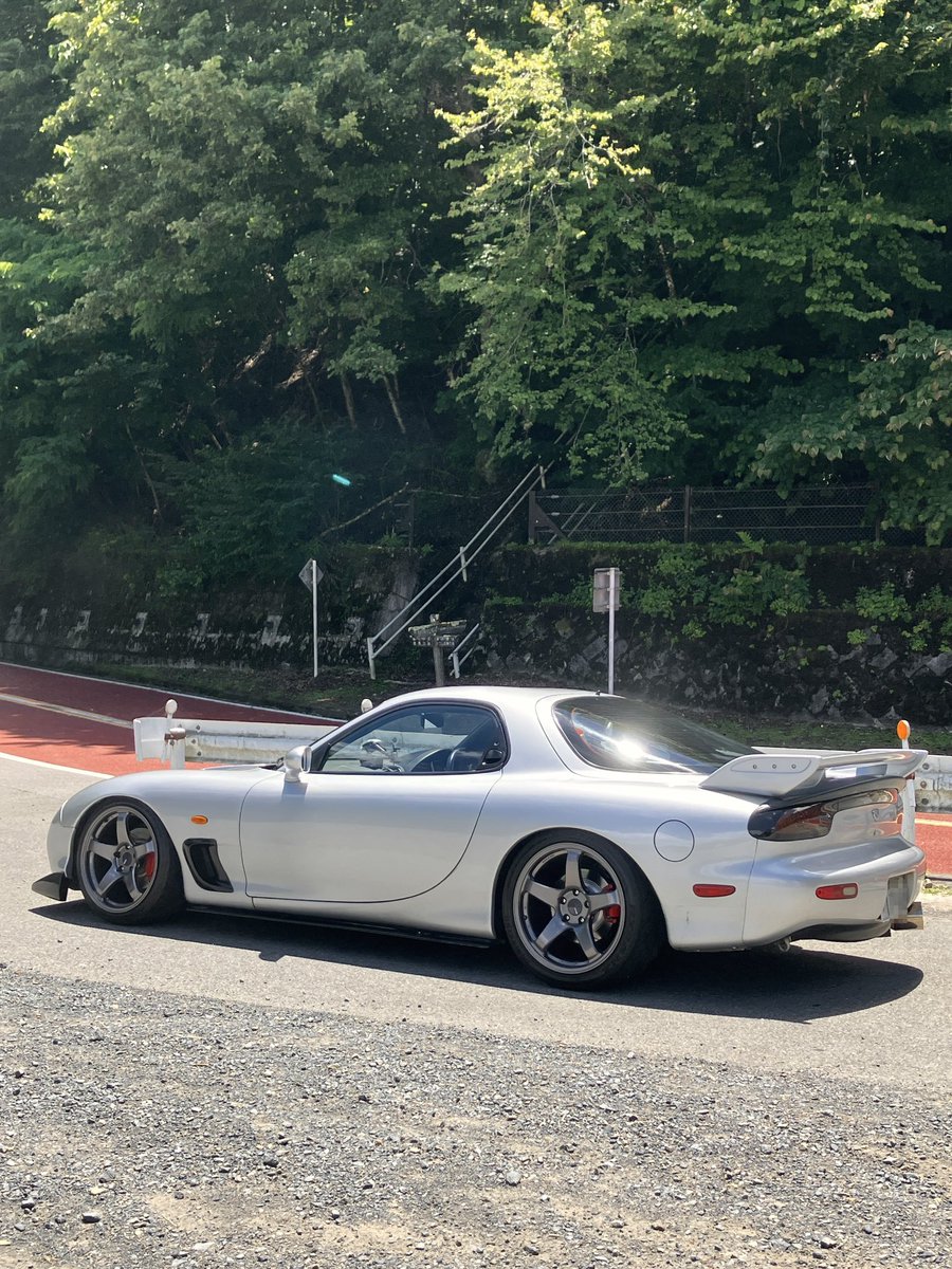 carlove83196291's tweet image. #斜め後ろからの姿も美しい見た人もやる