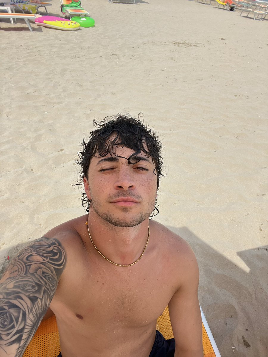 turbojr_'s tweet photo. Buon ferragosto🫶🏻💚 https://t.co/bqUzm9N2ED