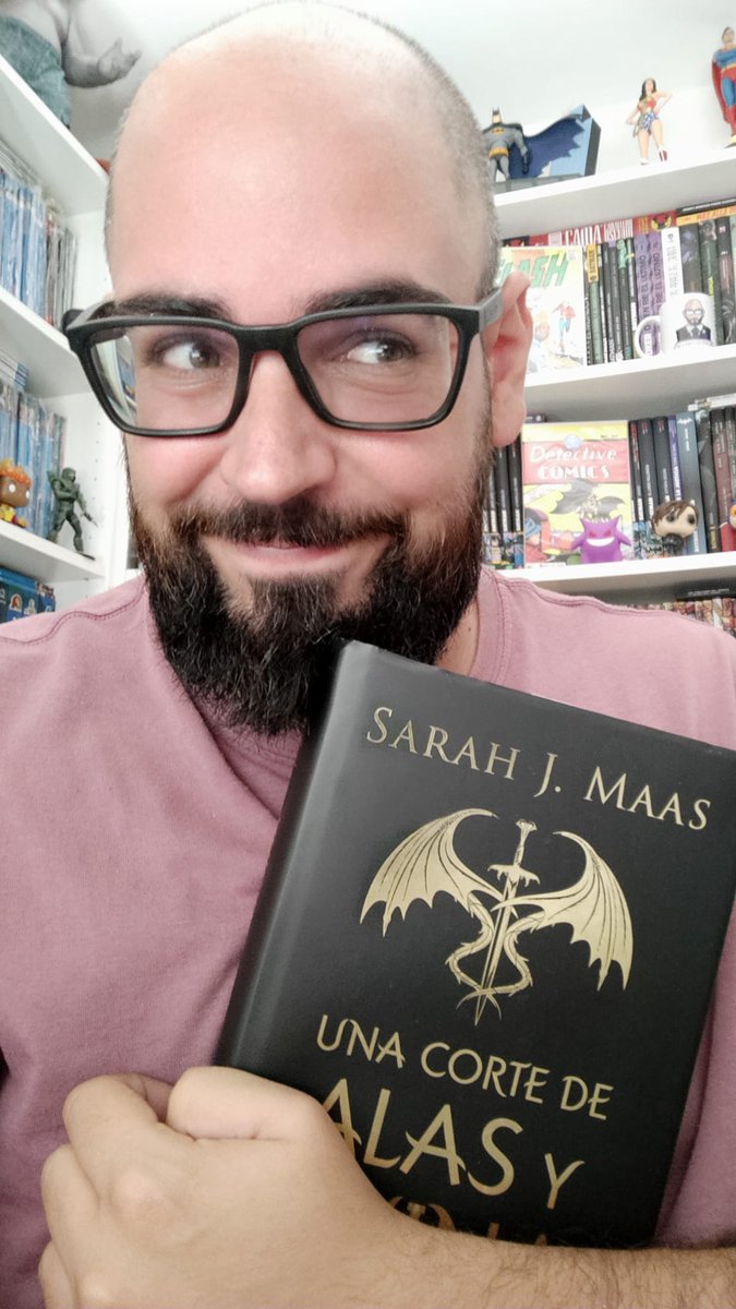 Acabo de terminar #UnaCorteDeAlasYRuina. MUY FELIZ.