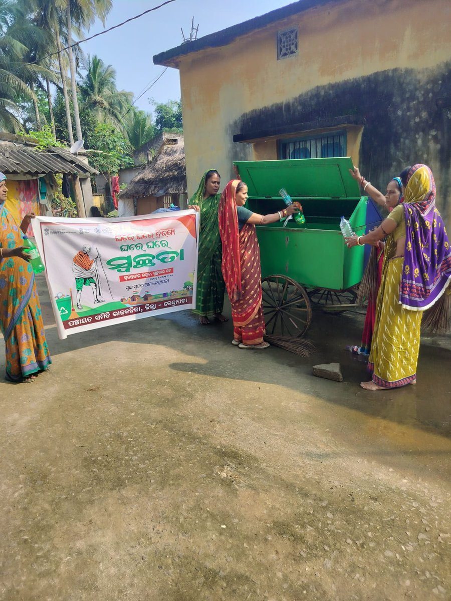 ZPKendrapada's tweet photo. Door to door waste collection eve of "Har Ghar Tiranga Har Ghar Swachhata"from different blocks under kendrapara district. https://t.co/dqudRIEIQA