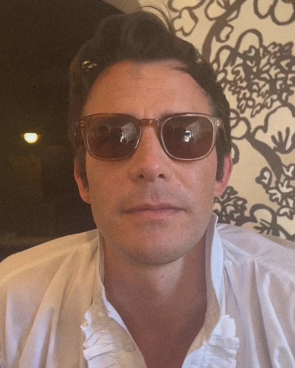 _thompsoncloud's tweet image. 🕊️
•
•
•
•
•
•
#lukethompson #alittlelife #bridgerton
#benedictbridgerton #fanpage