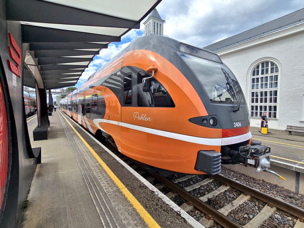 nonstopeurotrip's tweet photo. Arrived in #Helsinki ๐ซ๐ฎ right on time! And that's #Poland to #Finland by train complete - I do hope you enjoyed following along! ๐ The total price was just โฌ83.50 for the 4 trains and a ferry - there will be a full @YouTube video following later ๐โด๏ธ #PL2FI #NonstopEurotrip https://t.co/JgUDffG9GD