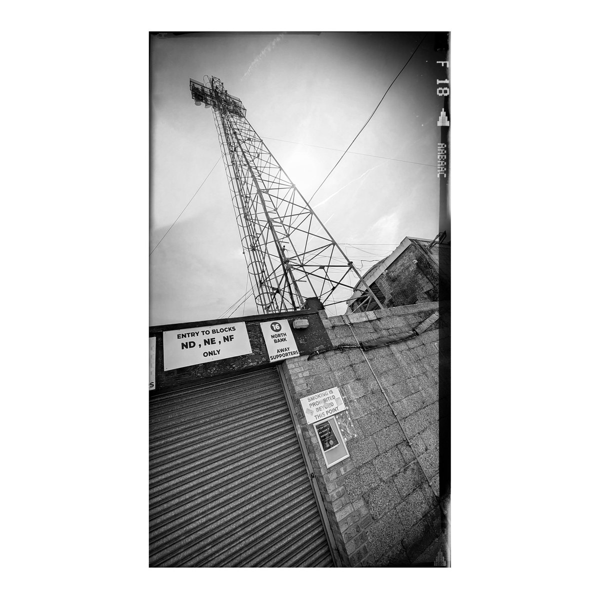 Happy #floodlightfriday all.

#rootshall
#southendunited