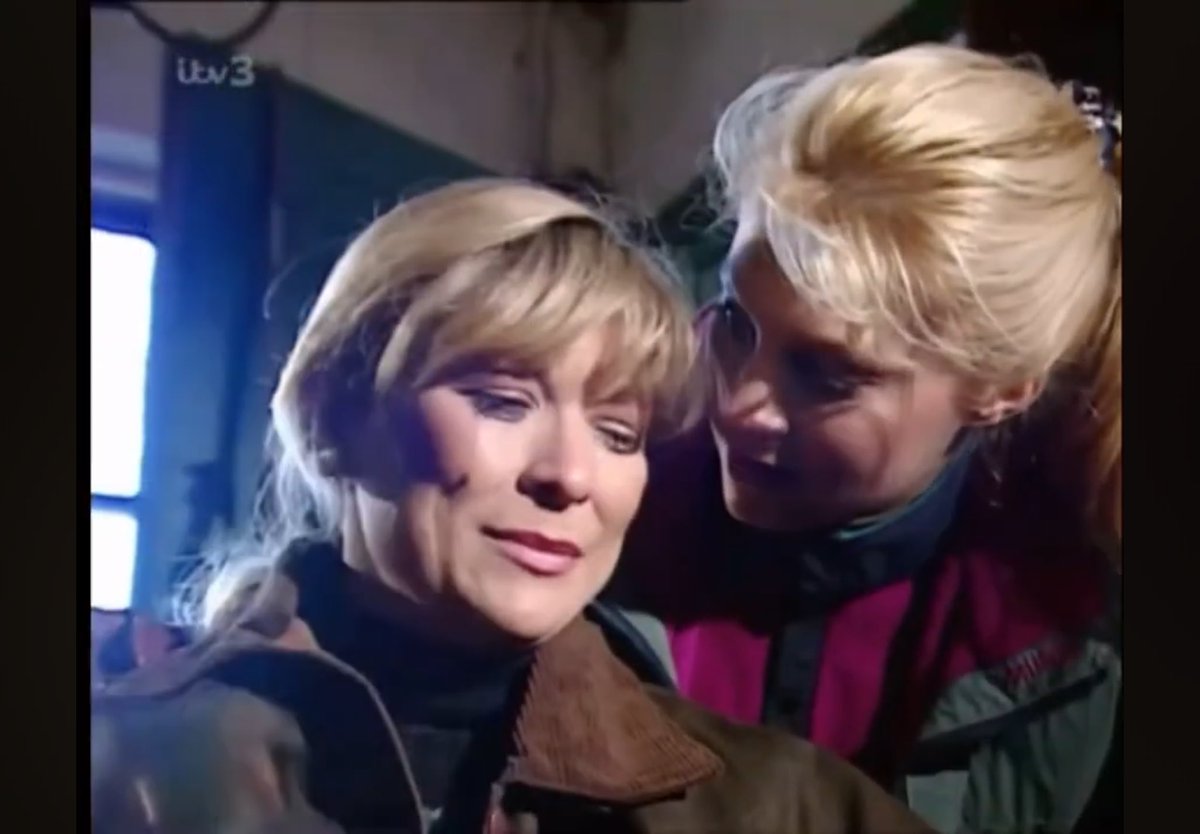 Michael54055812's tweet photo. Kim and Kathy having words.
Great scenes together during the Love triangle in 1995❤️❤️
@emmerdale @TheTateDynasty
@The_Mac_Sheep #classicemmerdale @emmerdale_daily #Thetates https://t.co/FHMacqCf2J