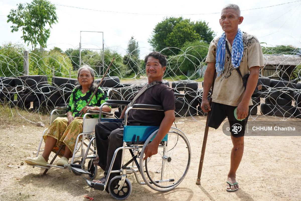 Bantey Meanchey: 12 families (59 people) in Prey Chan Village and the Sreng Border Post, O Bei Chon Commune, O Chrov District, were evicted from their homes by Thai military and barbed wire was put up to prevent them from returning to their homes since August #CambodiaWantsPeace