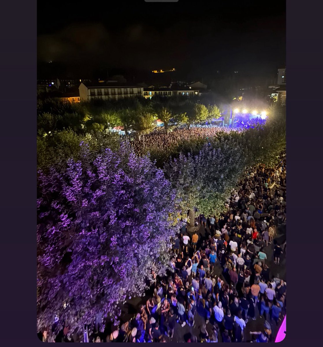 muguruzafm's tweet photo. Eskerrik asko Mosku.
Atzo geure komunitateari, geure auzoari amodiozko beste gutun bat utzi genion idatzita elkarri, Historiarako.
Gora Mosku eta @moskukobestak !
Gora Irun!
Gora gu ta gutarrak!
#muguruzafm40 https://t.co/kZXggsgS10