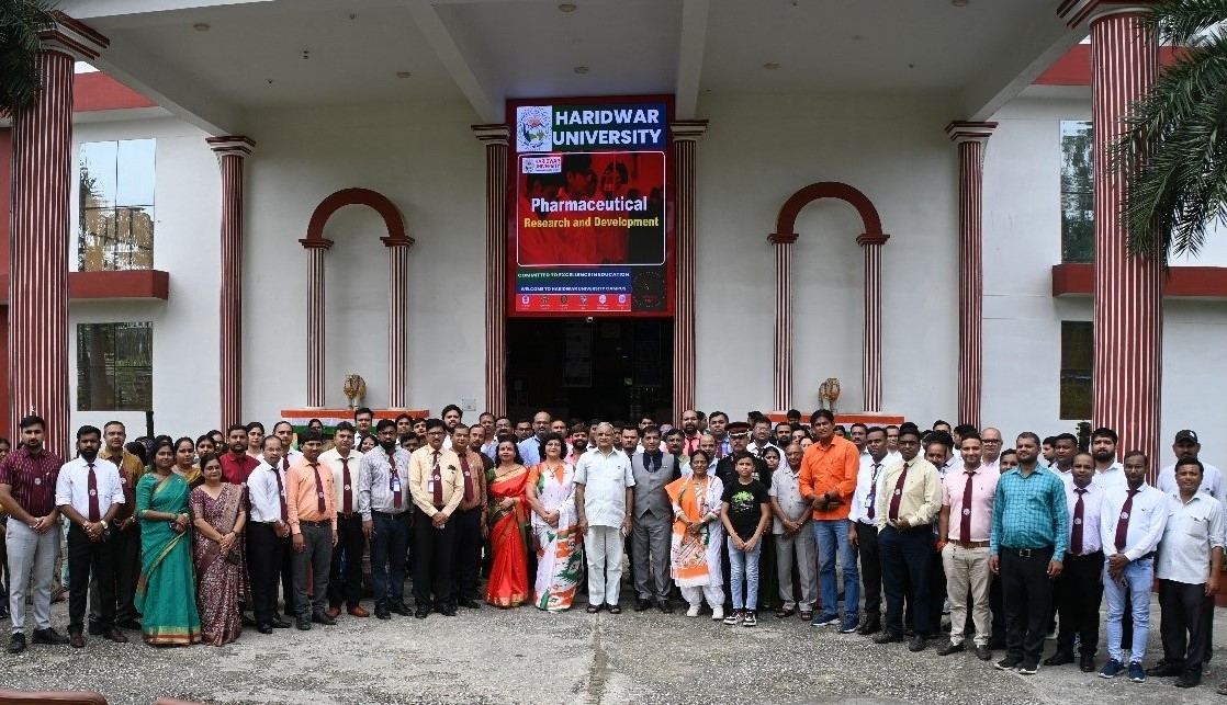 RCE_Alumni's tweet photo. 🇮🇳 Happy 79th Independence Day! True freedom comes with knowledge &amp; empowerment. – Haridwar University 📷https://t.co/tQHjY4wDkH #IndependenceDay #HaridwarUniversity #ProudToBeIndian https://t.co/WMKqXDRvaO