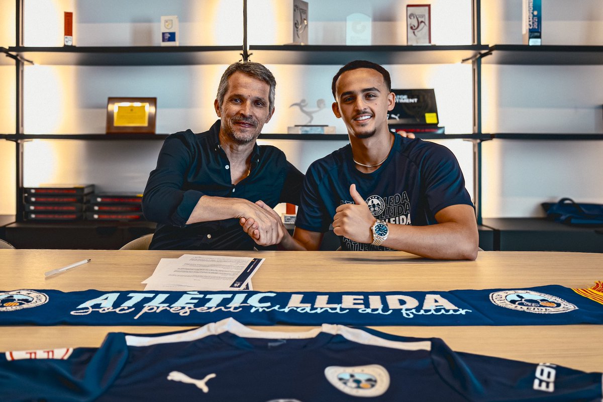atletic_lleida's tweet photo. ✍️ Paperwork done.
Welcome BOUMENJAL 12 🇳🇱💙
#ForçaAtlètic #NouFitxatge #BOUMEJAL12 https://t.co/9secVRYmCT