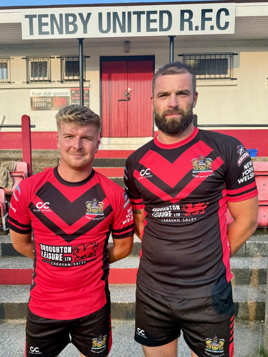 TenbyUTDRFC's tweet photo. 𝐍𝐄𝐖 𝐒𝐄𝐀𝐒𝐎𝐍 | 𝐍𝐄𝐖 𝐓𝐄𝐀𝐌 | 𝐍𝐄𝐖 𝐒𝐔𝐏𝐏𝐋𝐈𝐄𝐑

With the 25/26 season upon us we’re delighted to launch our two new senior kits for the new season!
Thanks to Corrie at Club Cymru for joining the club as our official kit supplier. 

#oneclub #seasiders

🔴⚫🔴⚫ https://t.co/Abo2jj15lF