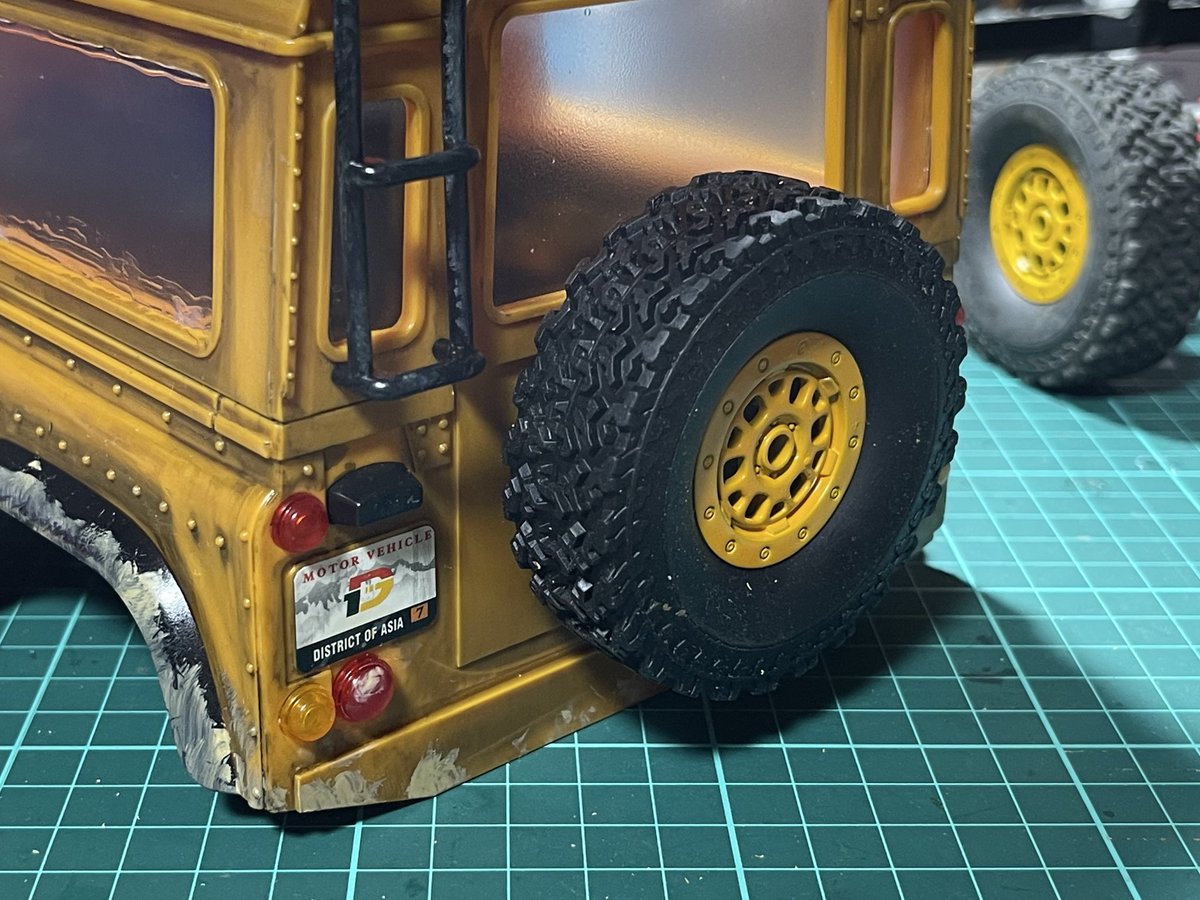 BRABUS94487AMG's tweet photo. スペアタイヤを変更。
#MN99S #ラジコン https://t.co/j9HSV6hFXH