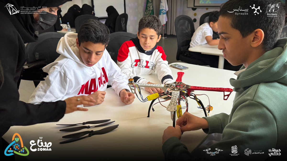 سِنابس tweet media