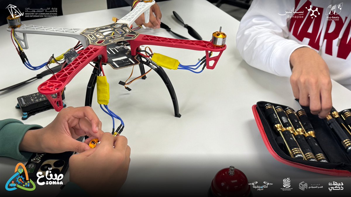 سِنابس tweet media