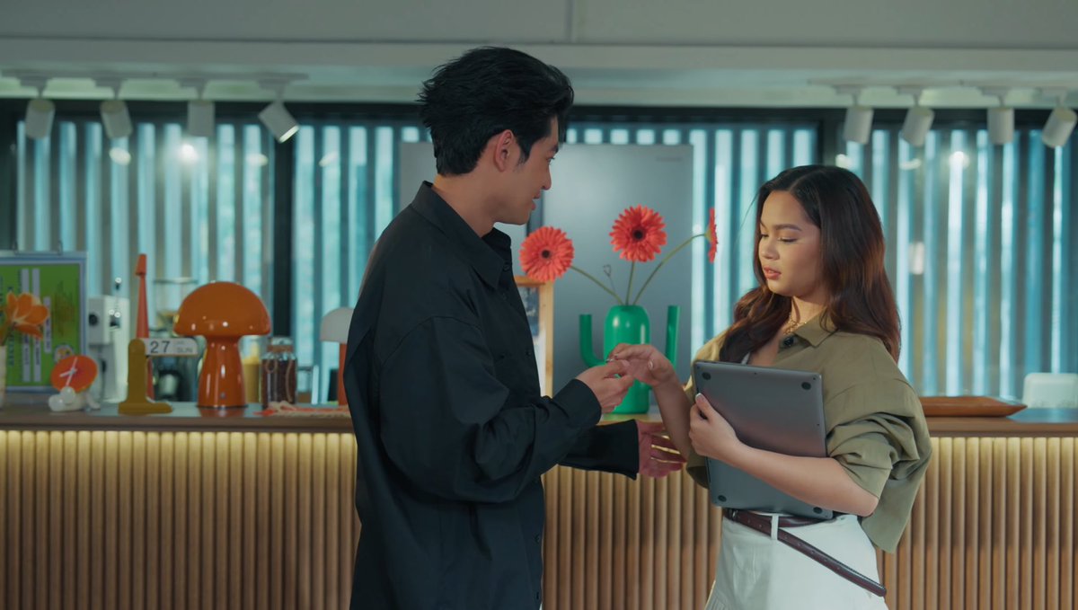 heyitsvinowhile's tweet photo. Pang apat na music video na ni Kolette bilang lead star. Sa loob lang ng kalahating taon ng 2025 tuloy ang pag-angat at projects niya. Thank you! Star Magic Management!

Kolette is not a starlet she’s a star, owning her name with talent and charisma.

KOLETTE ON INLAB MV https://t.co/D0lhWSvSTb