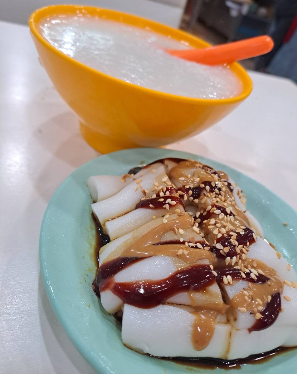 Creamy rice porridge 🍚
原來 #廣記粥店 粉嶺聯和墟店因為熟食中心要活化而停業一年，要食就要去大埔店啦～ 🙂
#YellowEconomicCircle 
#黃色經濟圈