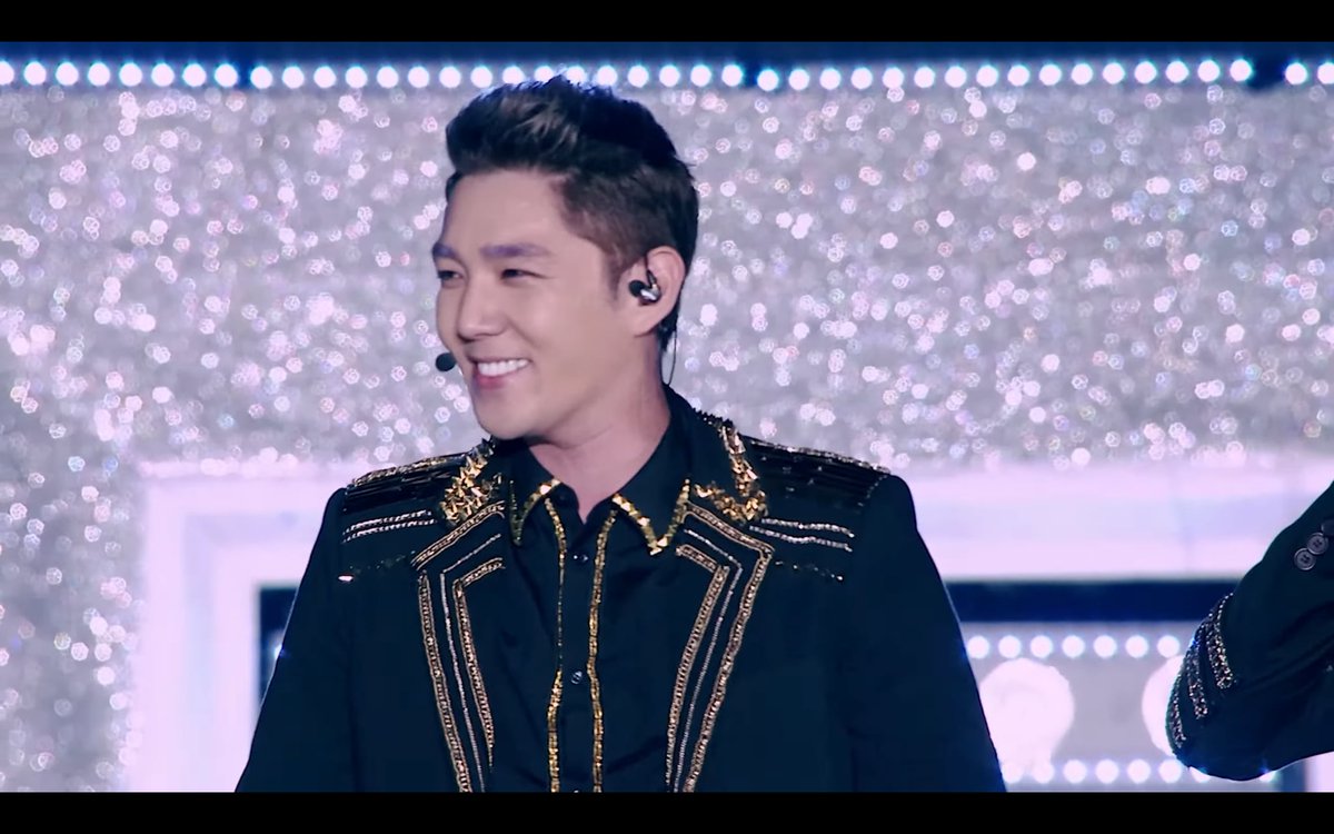 junior_navy's tweet image. อื้อหืออออ หล่อมากกก!!
#Supershow5
#SuperShowStreaming