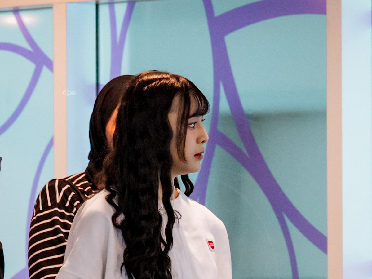 MischiefQueen30's tweet photo. Enjoy di Malaysia nyaaa bree 🤙🏿

@A_GitaJKT48
#誠実さ #ギタ #Gita #JKT48 #JKT48AirportFashion https://t.co/7lfIYAmAAp