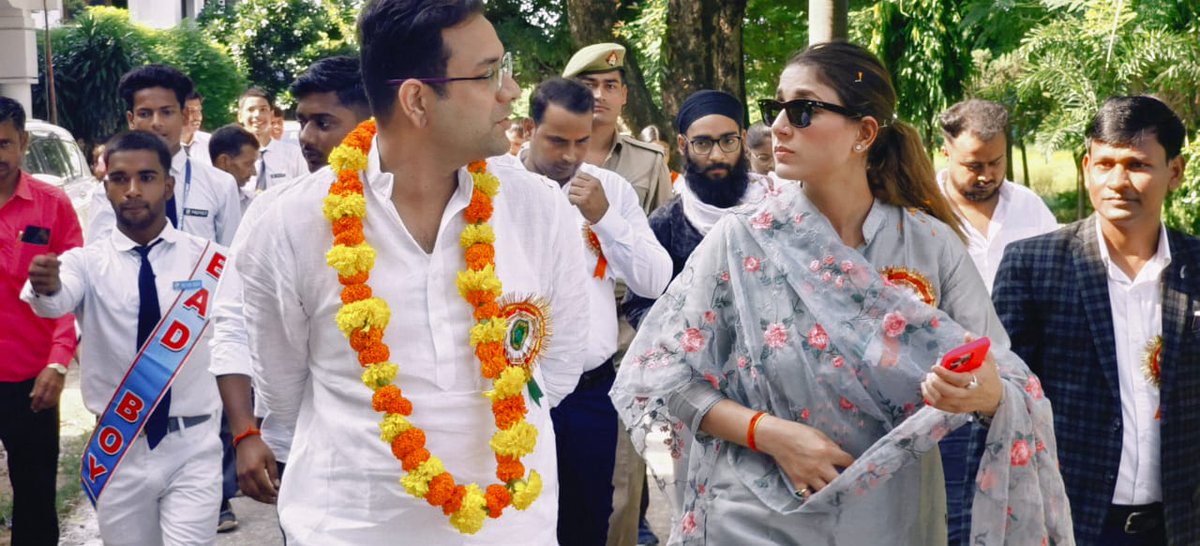 amanmani99's tweet photo. आज 79वे स्वतंत्रता दिवस के अवसर पर अपने विधानसभा क्षेत्र के पैसीया स्थित मॉडर्न एकेडमी में पहुंचकर ध्वजारोहण किया और समस्त छात्र छात्राओं एवं अध्यापक अध्यापिकाओं को अपनी शुभकामनाएं दी https://t.co/6Hm64dkq6H