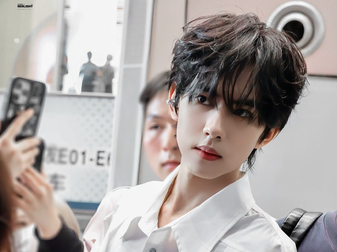 I can’t believe he’s real 😫 Xuan Cheng looks absolutely ethereal 🙂‍↕️

#WelcomeZhanChengtoBKK
#เมืองไทยมีจ่านเฉิงแล้ว
#ZhanXuanxLiuXuanchenginBangkok
#zhanxuan #liuxuancheng #XuanXuan