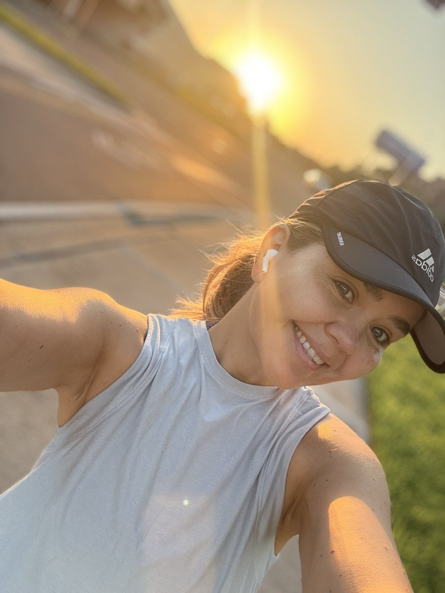 mayfevivanco's tweet photo. “Si la @flacaguerrerog puede salir a correr y motivarnos a movernos a pesar de su #FuckingCancer y ser disciplinada, ¿quiénes somos nosotros para no hacerlo https://t.co/1TMZrGMqb3