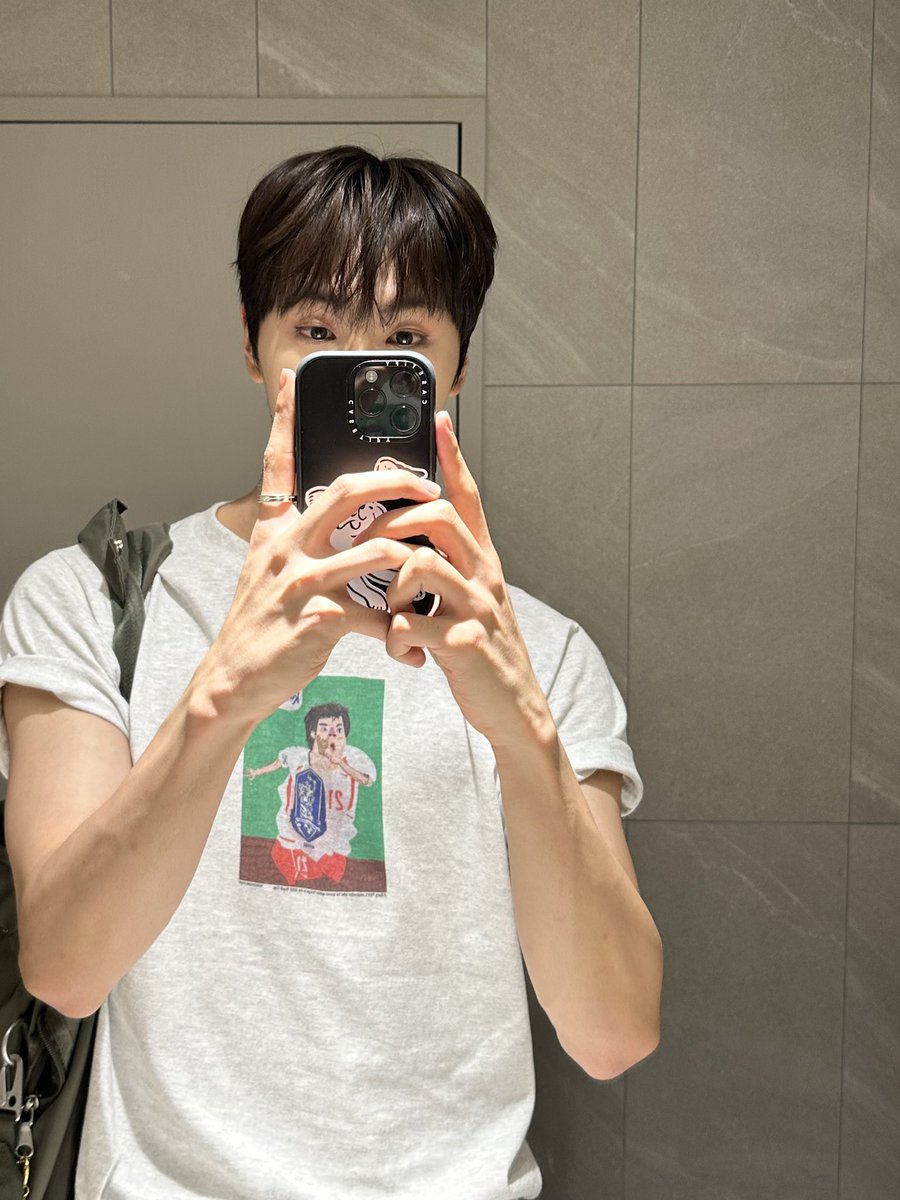 [#유준]

광저우 도착~!! 내일 만나요 👍🏻

#BAE173 #비에이이173
#YOOJUN