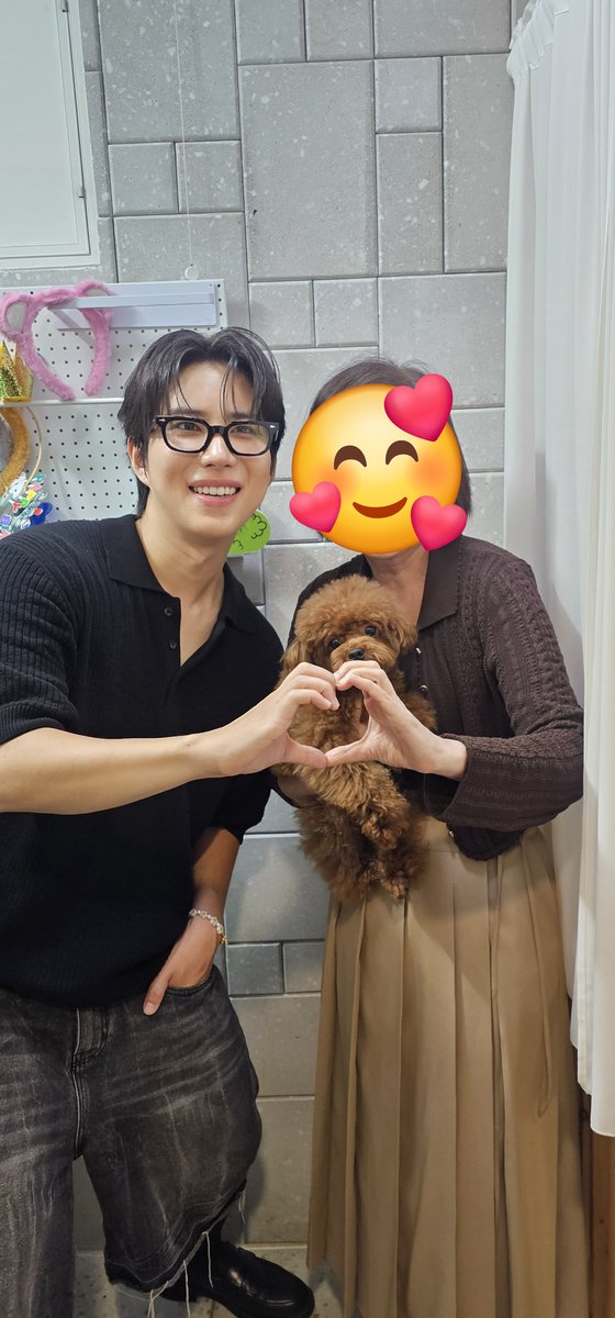 우리 세유니 틱톡 라이브 100일
축하해~~~!!!🎉🎉🎉
오랜만에 만난 우리 세유니 얼마나 다정 하던지 😭 
포비도 너무 귀엽고 오늘 포비 팬미팅 같더라 ㅋㅋㅋ
오랜만에 만난 허니님들도 넘 반갑고
감사했습니다
카페 준비 해주신 <a href="/sygo515/">모찌</a> 님
정말 수고 하셨습니다 
#김세윤 #WOW #4B
#허니