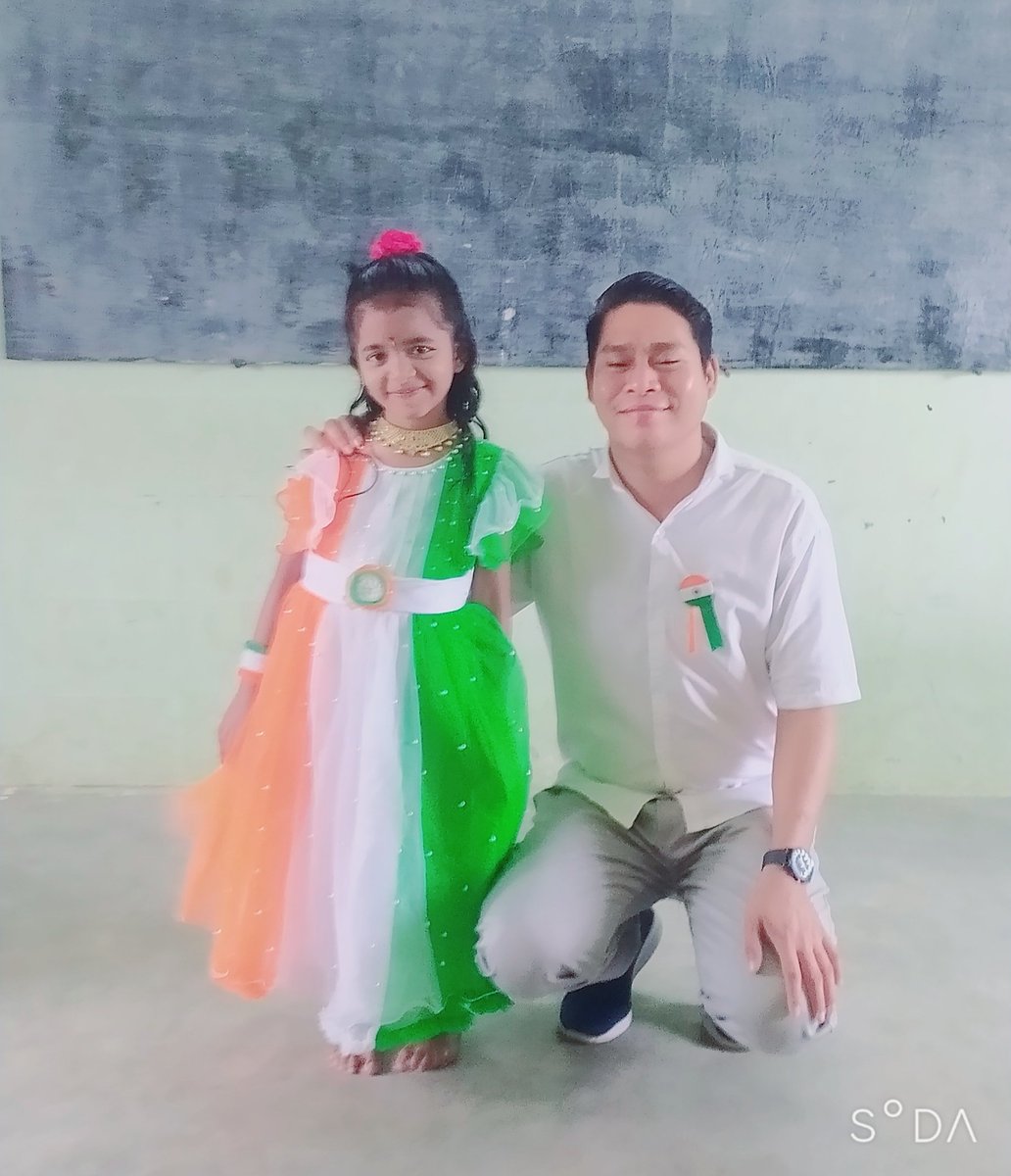 dharmajeetchak's tweet image. 🎉Happy 79th Independence Day! 😍😍

🙏May our country always be blessed with peace, prosperity and harmony.😇

📸Today&apos;s Independence Day Memories with my Cuties 3rd Class Students of Vedha International School, Kondapak, District: Siddipet in Hyderabad, Telangana State. ☺️