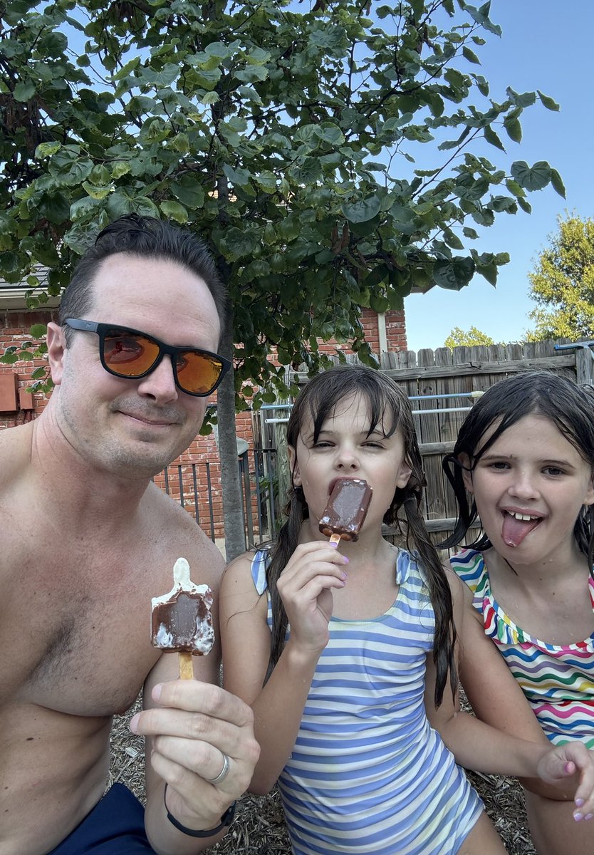 King_Garrett's tweet photo. A busy week at work and school, but we still made time for post-swim ice cream and the world-famous Hydro Free Fair! https://t.co/cIpeFZzEvv
