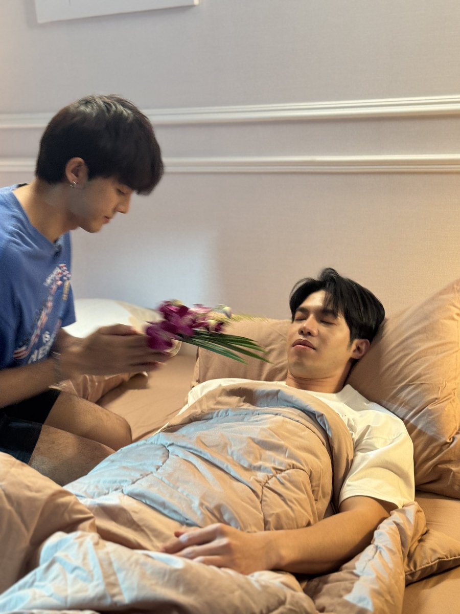 kut_tanawat's tweet photo. ดูจากดอกไม้ ก็รู้แล้วมั้ยว่านับถืออะ 

Lottery Doctor
#PilotLotteryDoctor https://t.co/JRtwdQ0ZXc