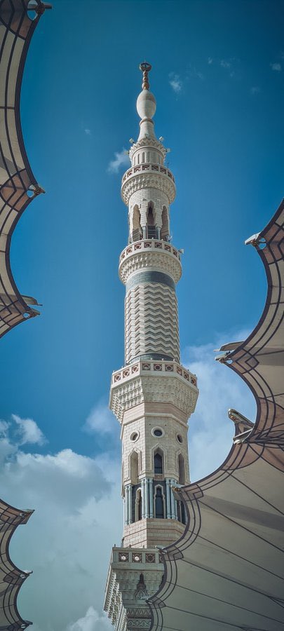 واللهِ ما في الكونِ بدرٌ مثلُهُ ، صلوا بلا شُحٍّ عليهِ وسلموا 
 اللهُــم صل وسلم وبارك على نبينا םבםב ﷺ ♥