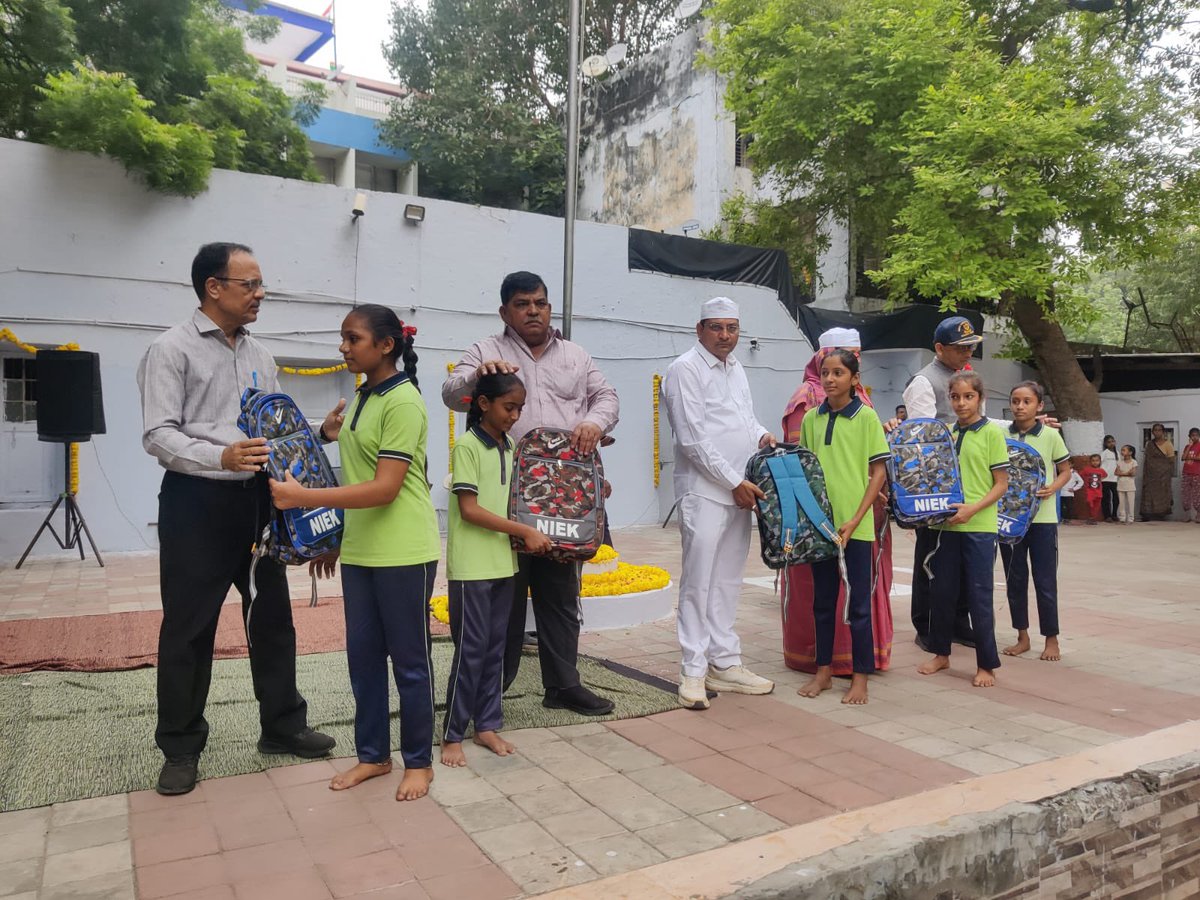 dp_amdavad's tweet image. ૭૯માં સ્વાતંત્ર્ય દિવસ નિમિત્તે અત્રેની જિલ્લા પંચાયત ખાતે ધ્વજારોહણ કાર્યક્રમ યોજવામાં આવ્યો. 
#IndependenceDay 
#IndependenceDay2025
@CMOGuj @infoahdgog @InfoGujarat