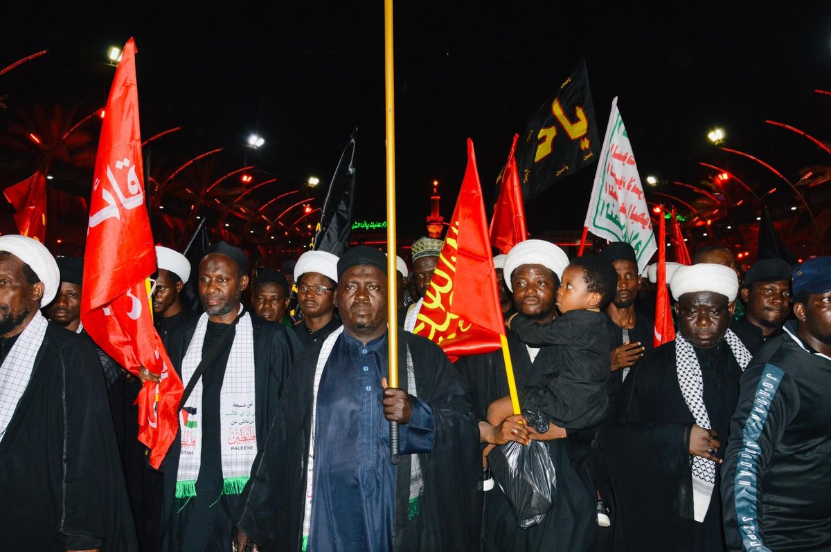 am_ghoulam's tweet photo. Entering the Holy Shrine of Imam Husein and Hazrat Abul Fadl Abbas by the caravan of the Islamic Movement in Nigeria last night. 

#اربعین #Arbaeen2025 https://t.co/XBjOeoo1pk