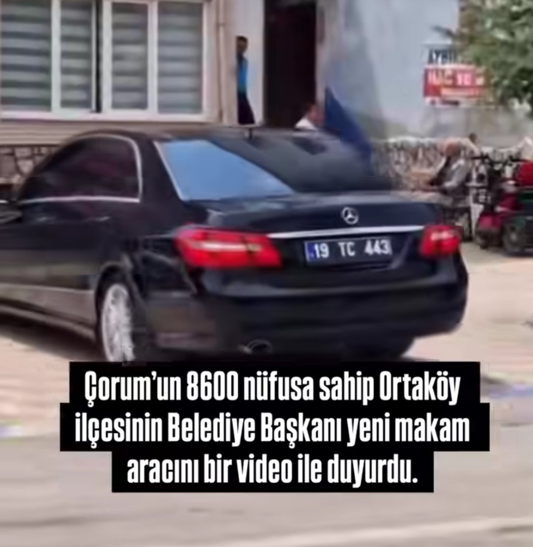 En küçüğünden en büyüğüne farketmiyor; kıçları makam koltuğu gördüğünde ilk işleri makam aracını yenilemek, ikincisi de makam odalarına milyonlarca lira harcayıp altın varaklara bezemek.