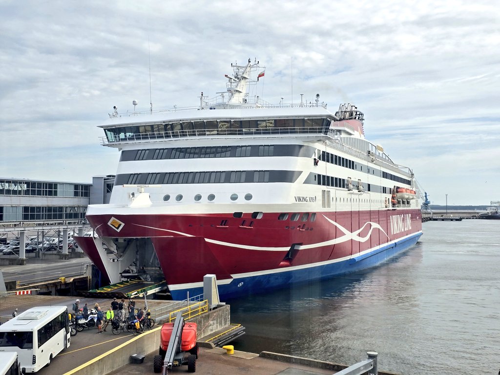 nonstopeurotrip's tweet photo. Day 3 of #PL2FI and its the final leg onboard Viking XPRS โด๏ธ from #Tallinn ๐ช๐ช to #Helsinki ๐ซ๐ฎ This 2.5 hour trip across the Gulf of #Finland costs just โฌ19.50 as a foot passenger ๐ถโโ๏ธ๐ถโโ๏ธ#NonstopEurotrip https://t.co/tB4Tg4ouzs