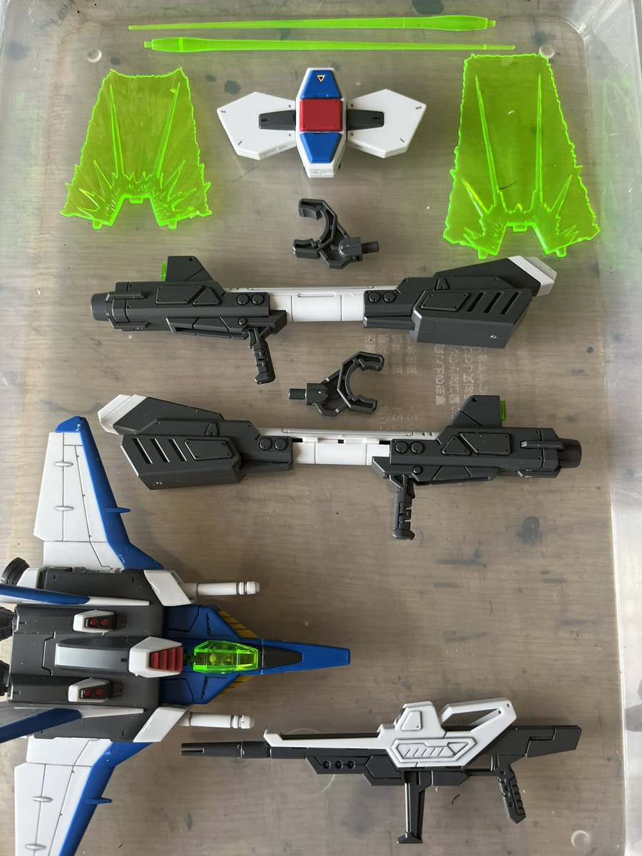 katoyama2's tweet photo. お盆で実家に帰ったのでガンプラ作りです。

プレバンMG F90IIIYクラスターガンダムをここまで組みましたッッッッッッ!!!!

流石MG.....細かい部品分けが為されています。コアファイター1つにしてもこの色分け、素晴らしいです!!!! https://t.co/qOSeTB2aqQ