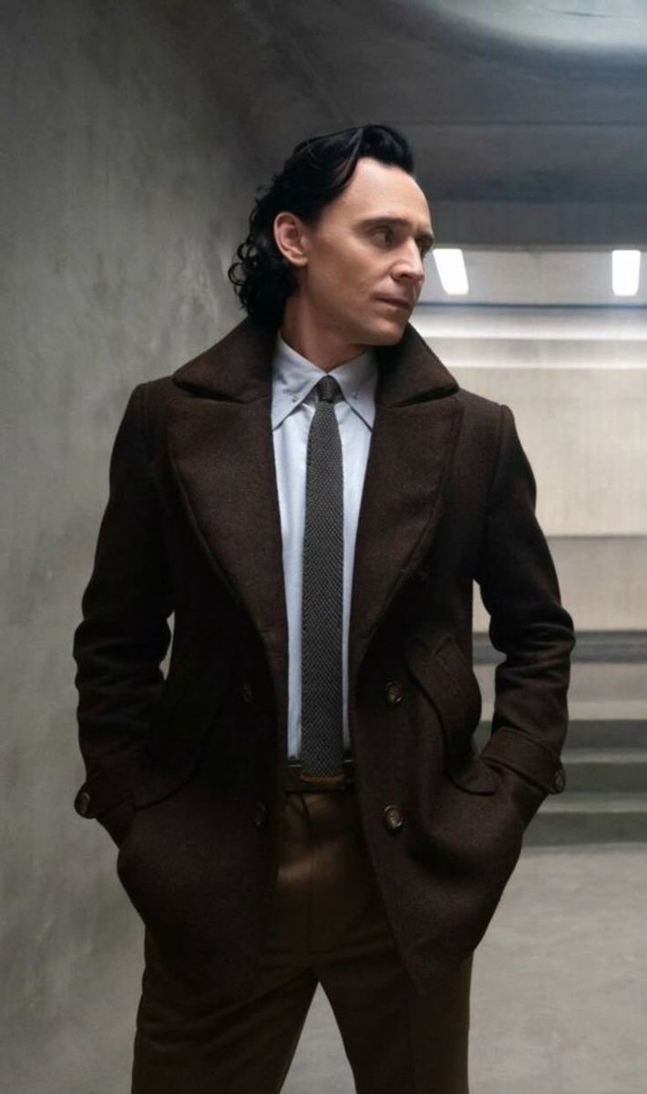 _tomHLOkiFaN's tweet image. #LokiDay 
Just Loki looking Sophisticated