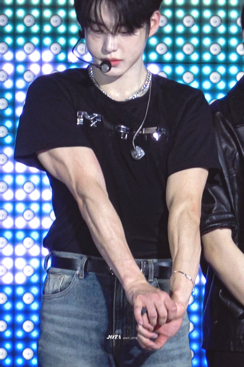 20250811 반짝투어

🤯

#김지웅 #KIMJIWOONG
#ZEROBASEONE