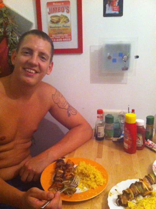 B€NN0 B€1$$@ (@grndrmn) on Twitter photo 