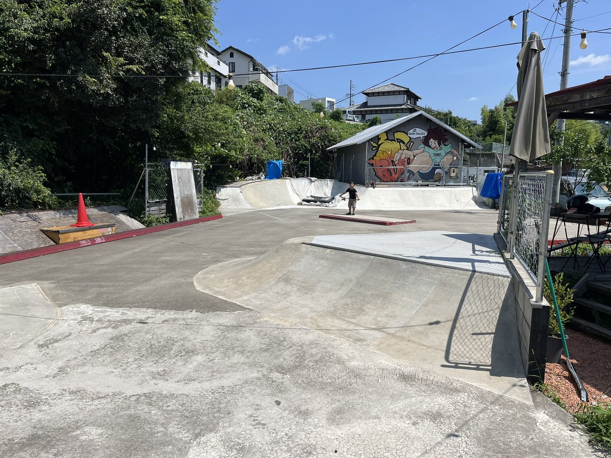 Staywild_rosso's tweet photo. お初BOOST SKATEPARK
バラッチ店長のなんて優しい人柄

メイクどうこうより純粋にスケートボードが楽しかった… https://t.co/76bDgK4bLC