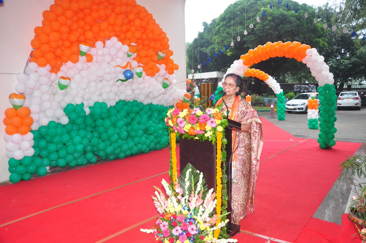 CSIR_IND's tweet photo. CSIR celebrated the 79th Independence Day with pride.

DG, CSIR Dr. N. Kalaiselvi hoisted the National Flag in the presence of CSIR staff, their families, and children. In her address, the DG, CSIR inspired everyone to contribute towards innovation-driven national progress.

@DrJitendraSingh #IndependenceDay2025 #HarGharTiranga 🇮🇳