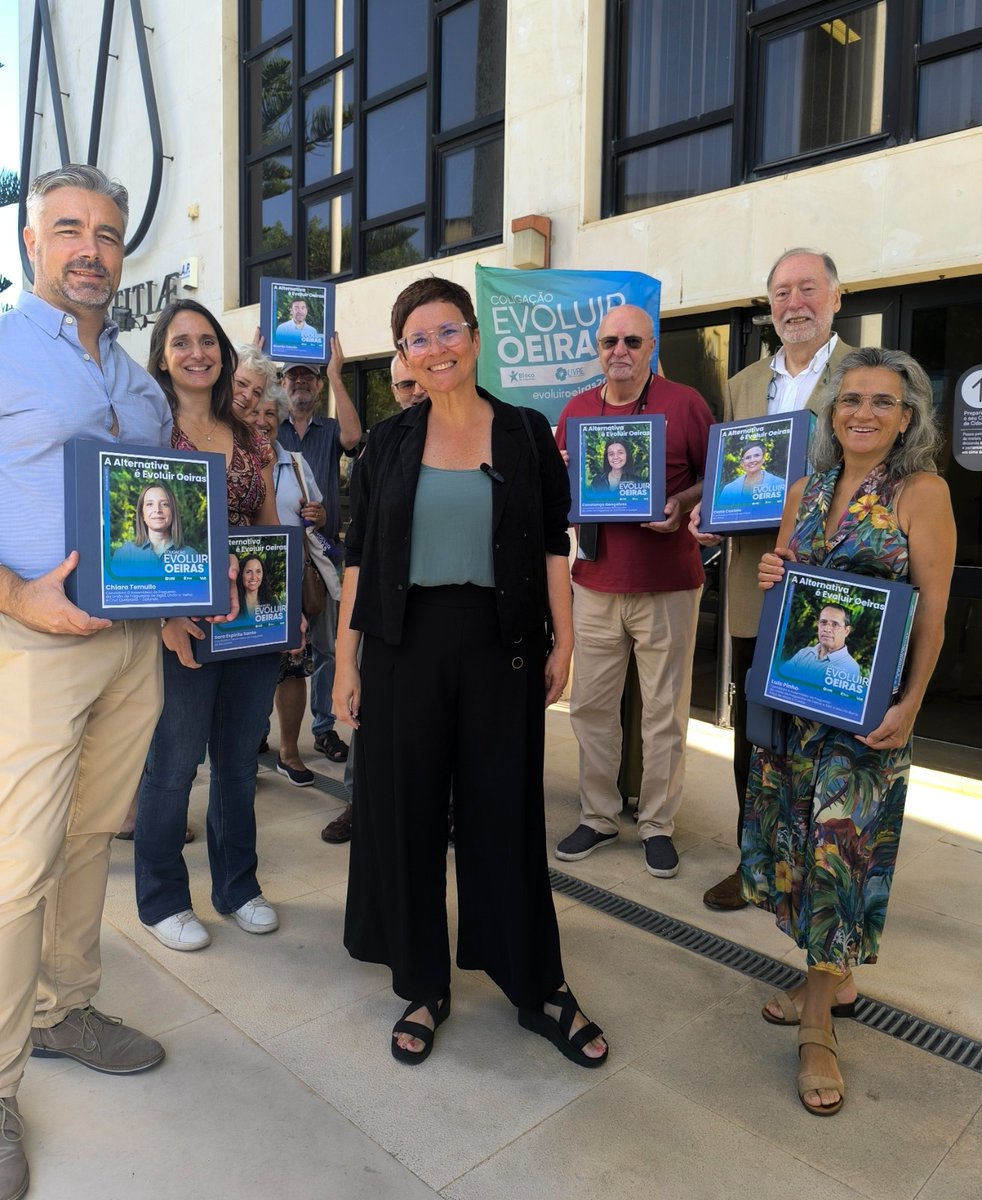 carlacastelo's tweet photo. Entregámos 5ªf as listas da Coligação Evoluir Oeiras para a Câmara Municipal, Assembleia Municipal e p/ as 5 freguesias.

70 mulheres
72 homens
+ de 50% de independentes 
na Coligação formada pelo LIVRE, Bloco de Esquerda e Volt.

Vem daí!

#Autárquicas2025 https://t.co/4zA3XMWoJ4