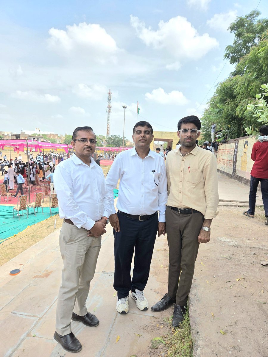 समस्त देशवासियों को 79वें स्वतंत्रता दिवस की हार्दिक शुभकामनाएँ।🇮🇳🇮🇳
आज के दिन मैं उन सभी क्रांतिवीरों, स्वतंत्रता सेनानियों एवं जवानों को नमन करता हूँ, जिन्होंने देश की स्वतंत्रता और मातृभूमि की रक्षा के लिए हँसते-हँसते अपने प्राणों को न्योछावर कर दिया।
 जय हिन्द!🇮🇳🇮🇳