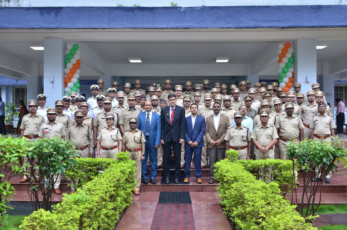 CGST Aurangabad Commissionerate (@cgstabd) on Twitter photo 79th Independence Day celebrated at CGST Bhavan, Aurangabad. Commissioner Pradip Gurumurthy hoisted the National flag, inspected the ceremonial parade & urged officers to contribute to Nation Building with dedicated service <a href="/cbic_india/">CBIC</a> <a href="/FinMinIndia/">Ministry of Finance</a>
<a href="/cgstnagpurzone/">CGST Nagpur Zone</a> 79th Independence Day celebrated at CGST Bhavan, Aurangabad. Commissioner Pradip Gurumurthy hoisted the National flag, inspected the ceremonial parade & urged officers to contribute to Nation Building with dedicated service <a href="/cbic_india/">CBIC</a> <a href="/FinMinIndia/">Ministry of Finance</a>
<a href="/cgstnagpurzone/">CGST Nagpur Zone</a>