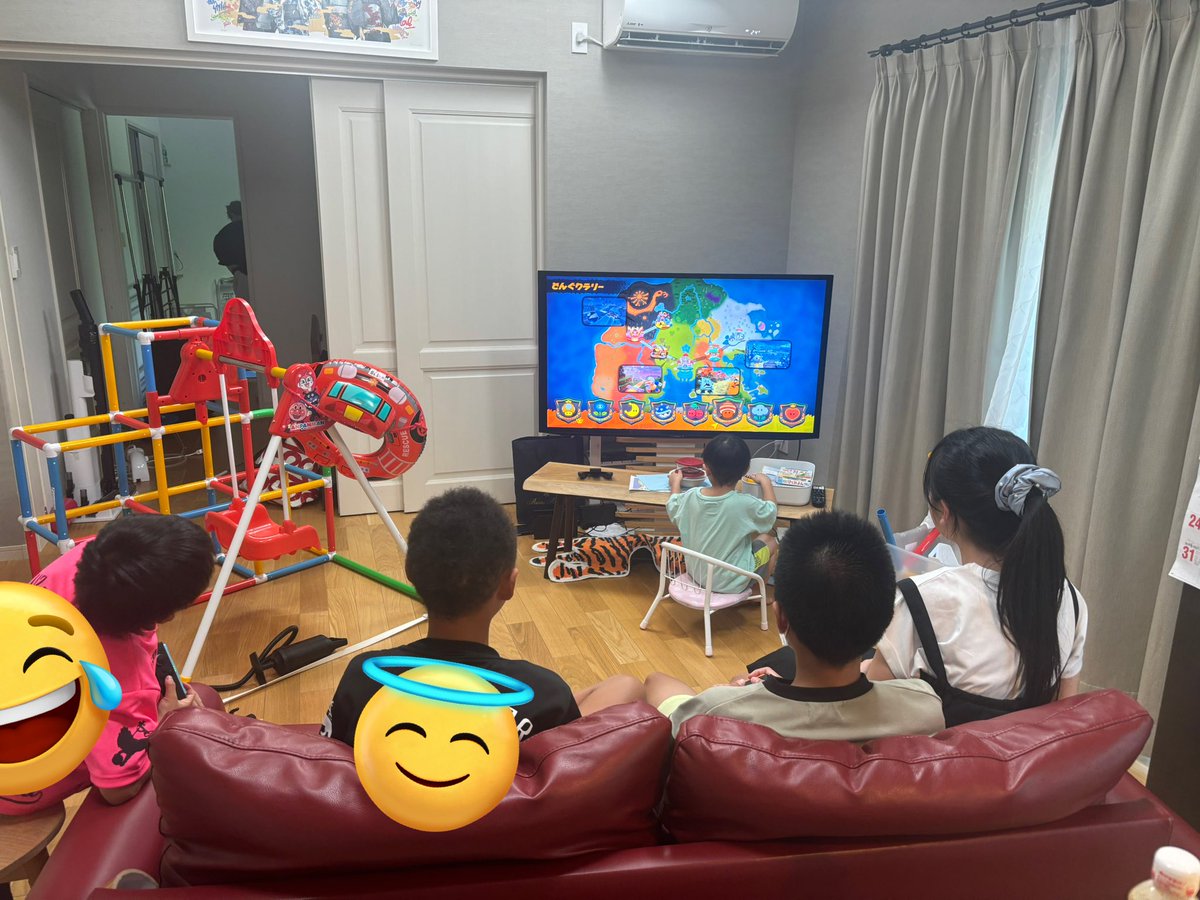 盆休みなので甥っ子と姪っ子が集合
Switch2でマリカ
昔も今も一緒ですね笑
昔はスーファミやってたねー😄