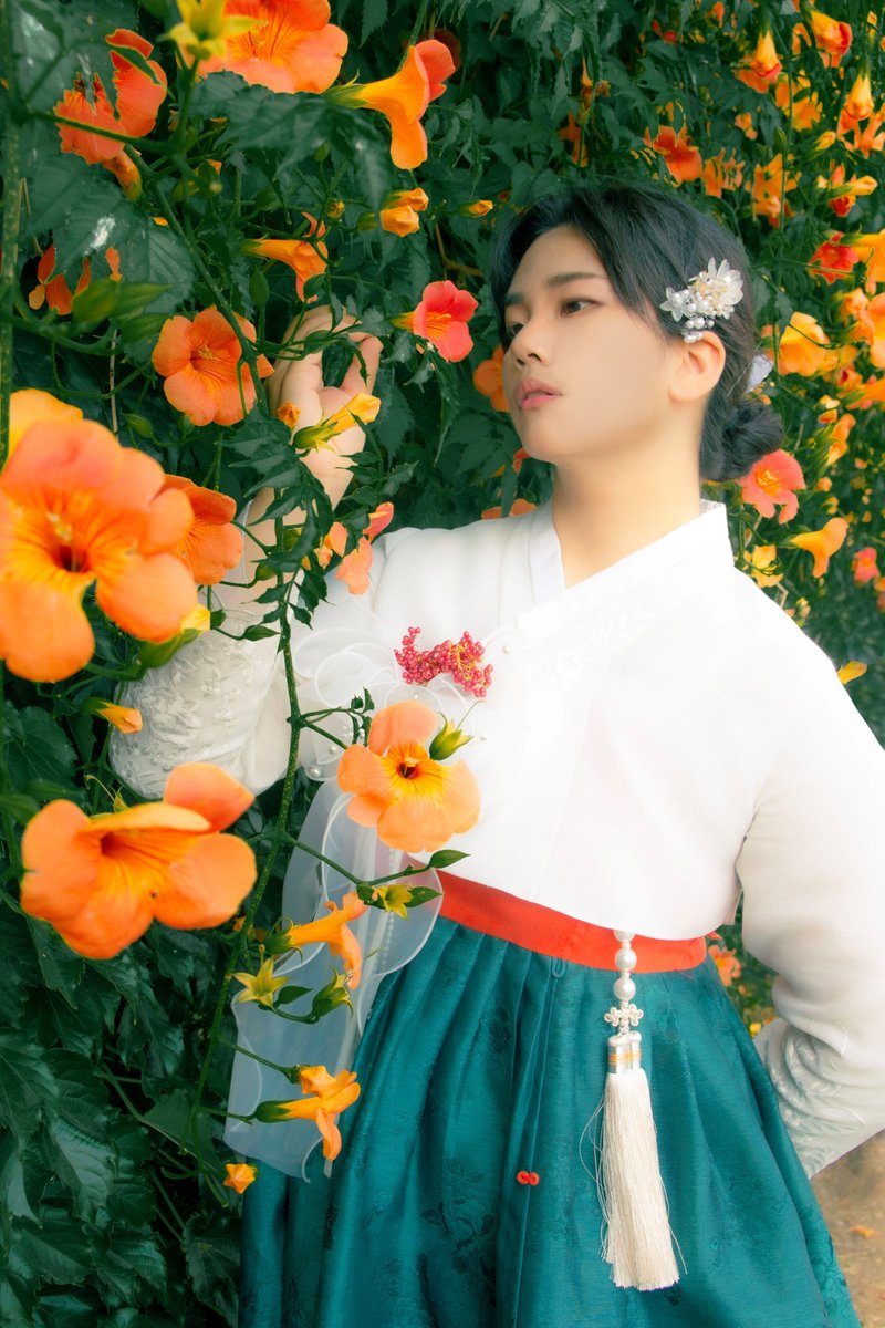 🌺 [ 능소화 ] 
꽃말 - 여성 , 명예 , 영광 , 그리움 , 기다림

#광복절
#광복80주년
#대한독립만세

📷 : <a href="/wwio_gu/">욍</a>